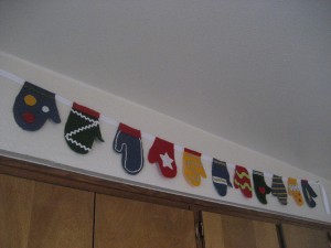 mitten garland